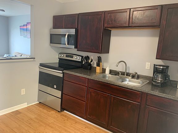 5th image of 1324 Little Bay Ave APT 1