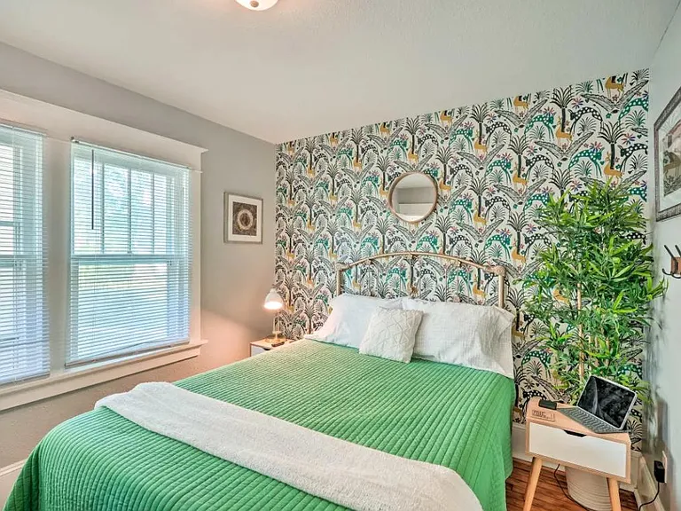 1017 Daniels St NE — Photo 10
