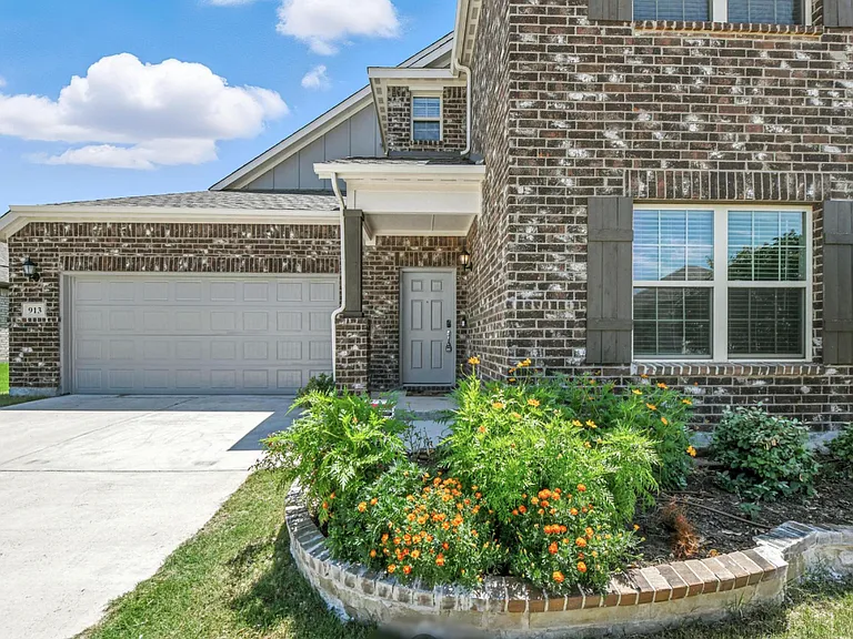913 Cobalt Dr — Photo 5