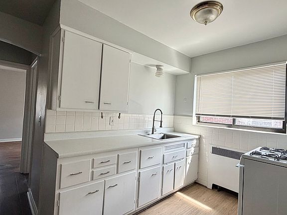 3rd image of 7352 Reading Rd APT 3