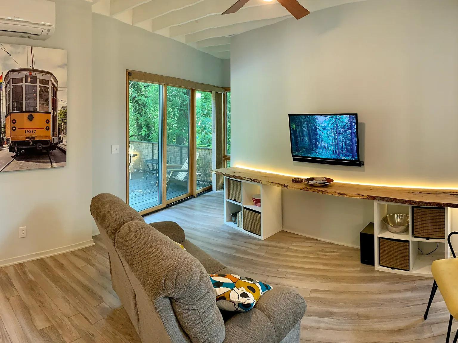 2 bed, 2.5 bath, 1179 sqft, $3,100 — Photo 2