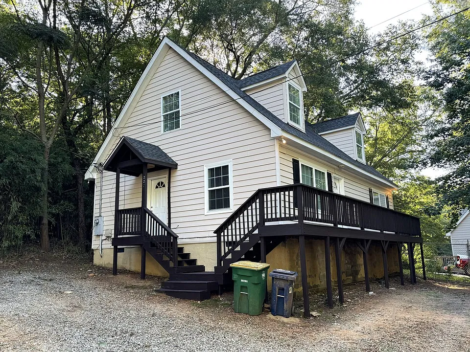 227 Derby St