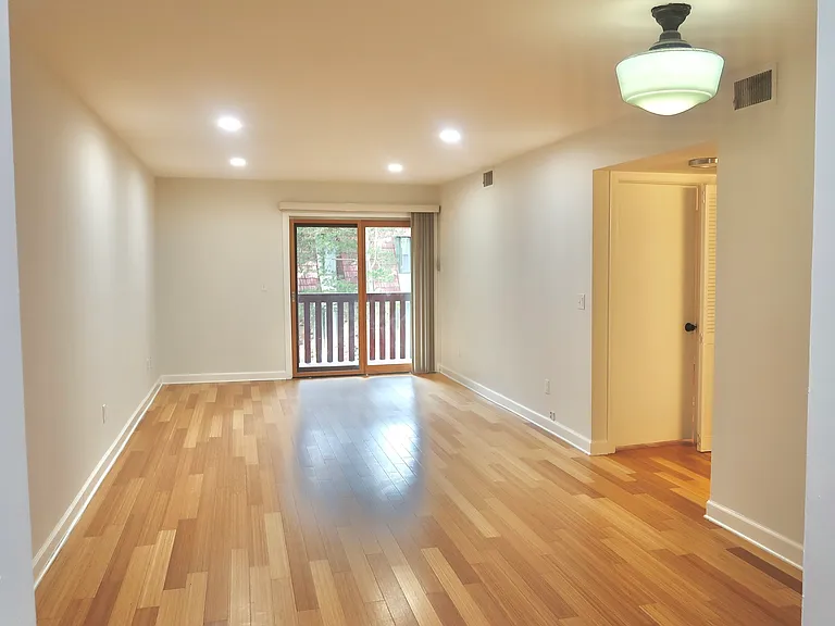 20 Woodsedge Dr #5B — Photo 2