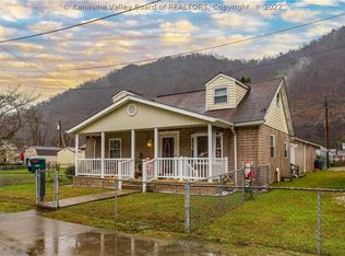 3109 Maple St, Belle, WV 25015