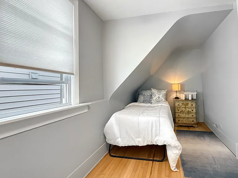 1140 S Harvey Ave — Photo 7