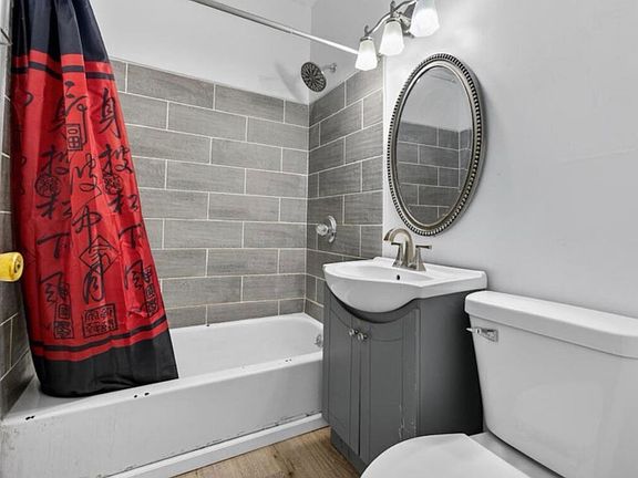 4th image of 1227 W Juneau Ave #1227