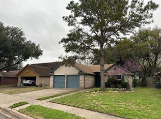223 Ridge Dr, Victoria, TX 77904