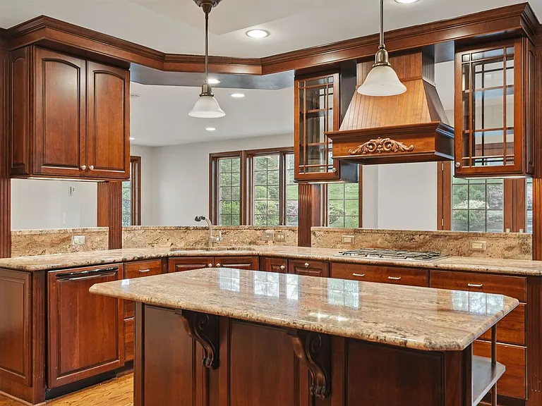 321 Jefferson Dr — Photo 15