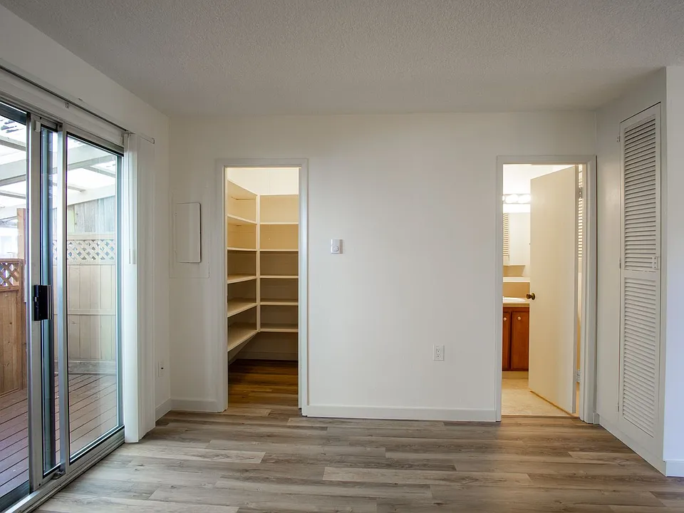 One Month Free In Updated Two-Story Townhouse + Apps Are On Us!