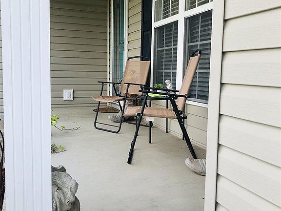 3rd image of 79 Willow Wood Ln