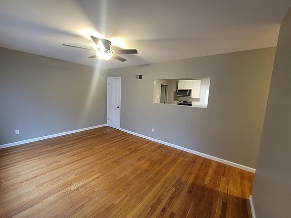 4th image of 1426 Fairmeadows Ln