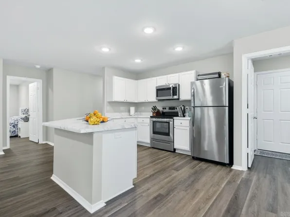 1961 Auburn Hills Dr, Benton, AR 72015