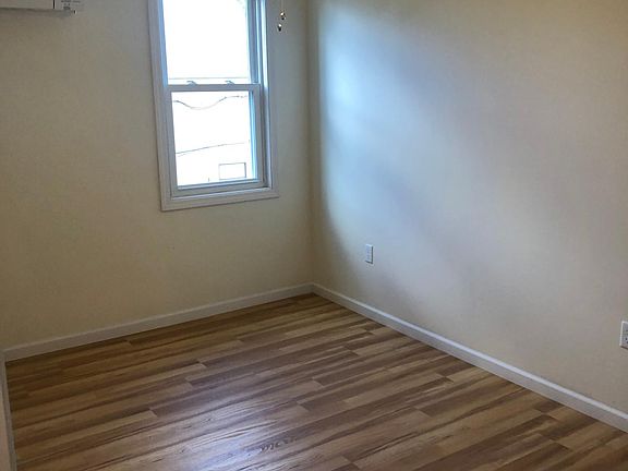 4th image of 171 Schiller St #203
