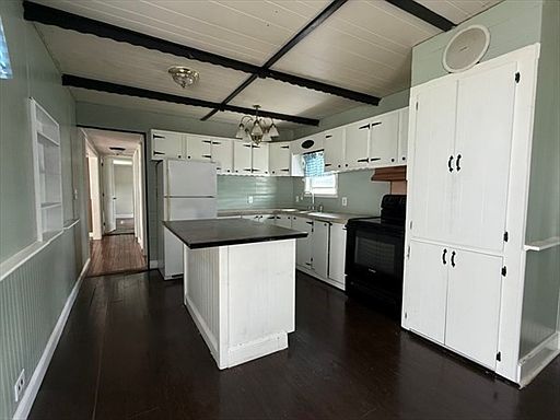3rd image of 136 Morocco Ave