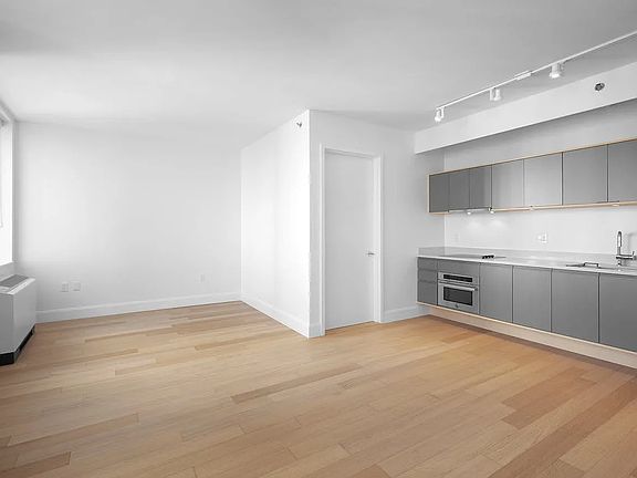 4th image of 10 City Pt APT 37A