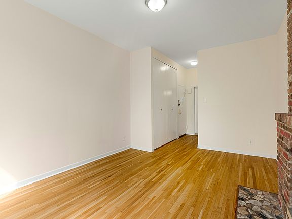 5th image of 437 W 48th St APT 4D