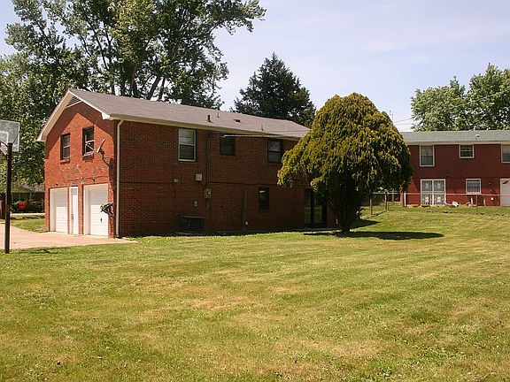 4th image of 2596 Scott Dr