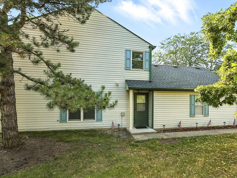 2621 Wingate Ct — Photo 34