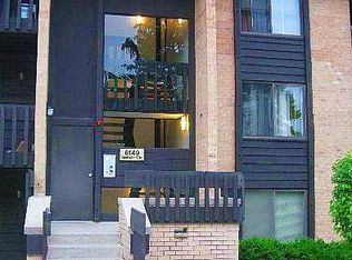 6149 Knoll Wood Rd APT 103, Willowbrook, IL 60527