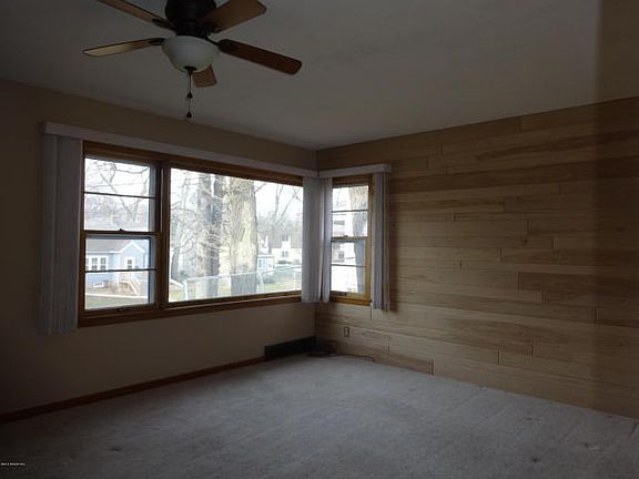 2nd image of 639 Marshall St