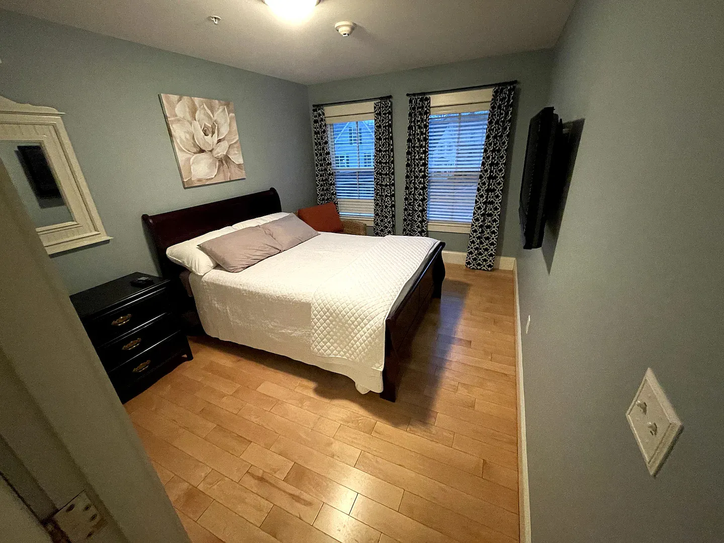2 bed, 1000 sqft, $2,250 — Photo 2