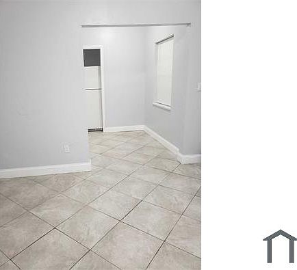 5th image of 16901 NE 20th Ave APT 3