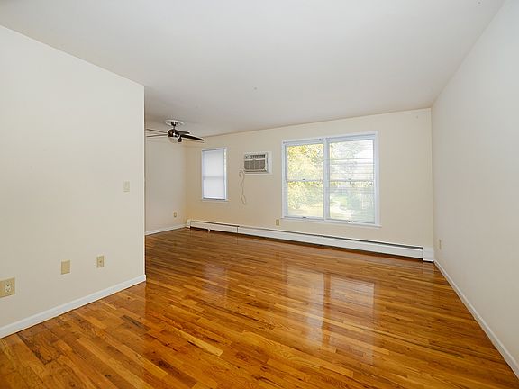 5th image of 32 Charles St
