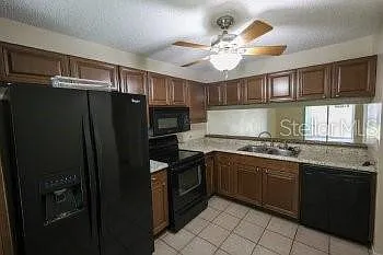 1155 Thayer St — Photo 2