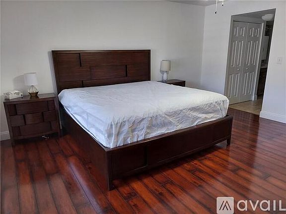 5th image of 3200 Port Royale Dr N APT 210