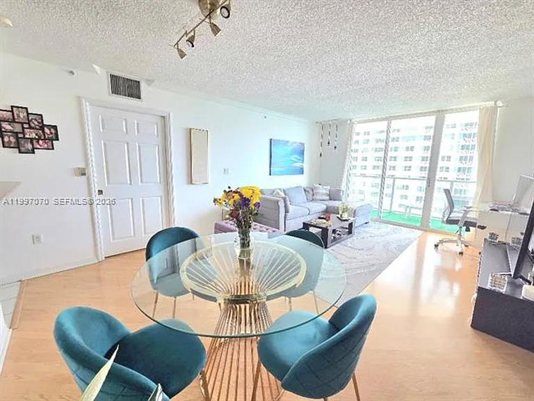 1155 Brickell Bay Dr #2006 — Photo 6