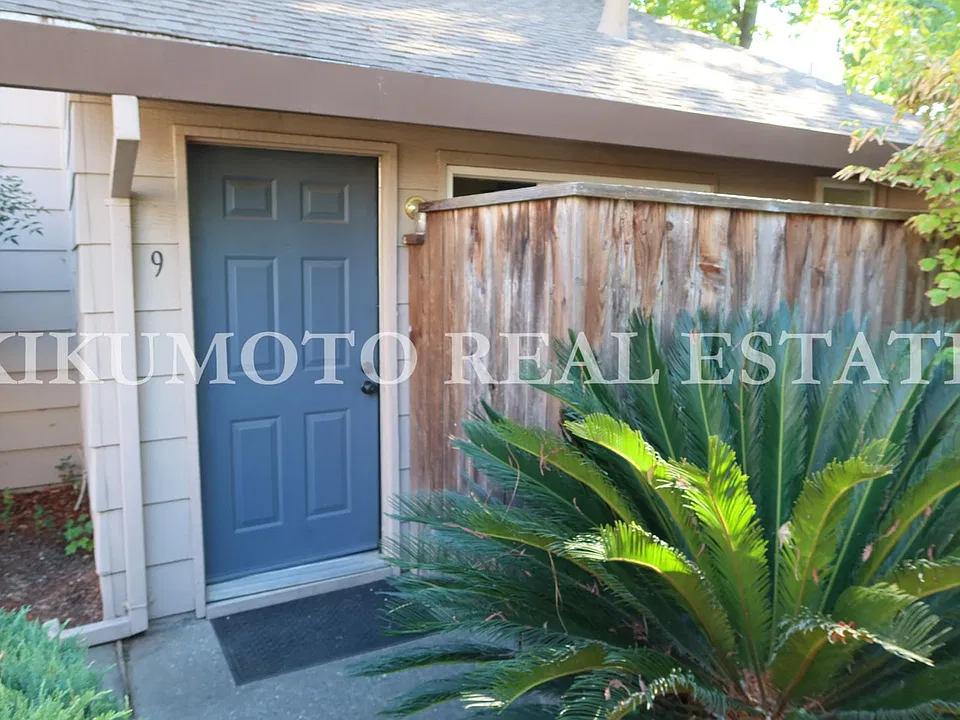 6060 Gloria Dr #9