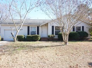 1623 Lawhorne Dr, Fayetteville, NC 28304