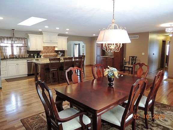 5th image of 3001 Saint James Dr