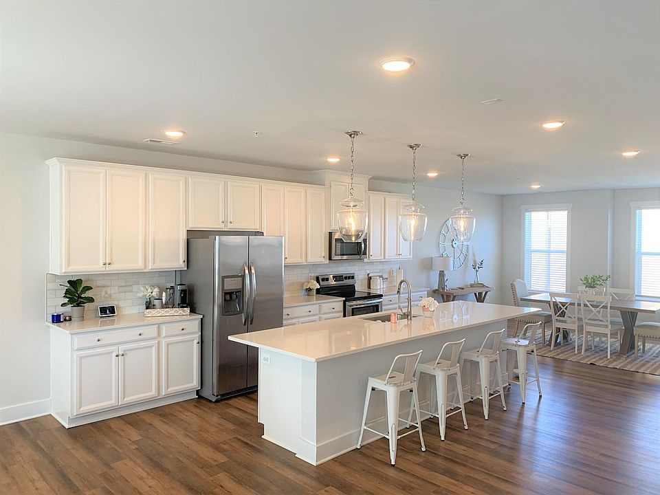 1st image of 15 Flatwater Row Unit B