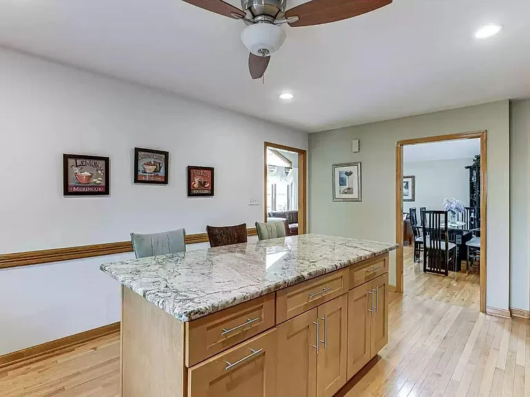 229 Knopf St — Photo 6
