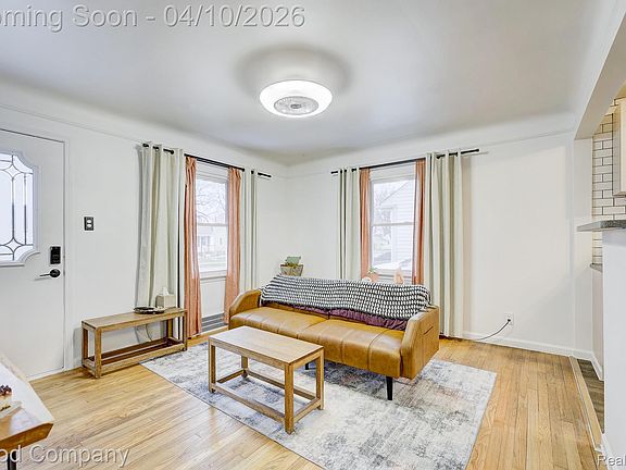 2nd image of 2535 Bonner St