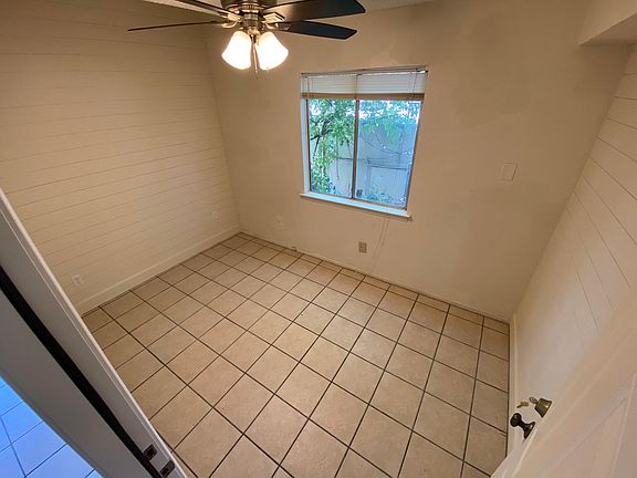 3rd image of 1713 Burton Dr #B3