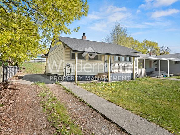 5th image of 3617 E Grace Ave
