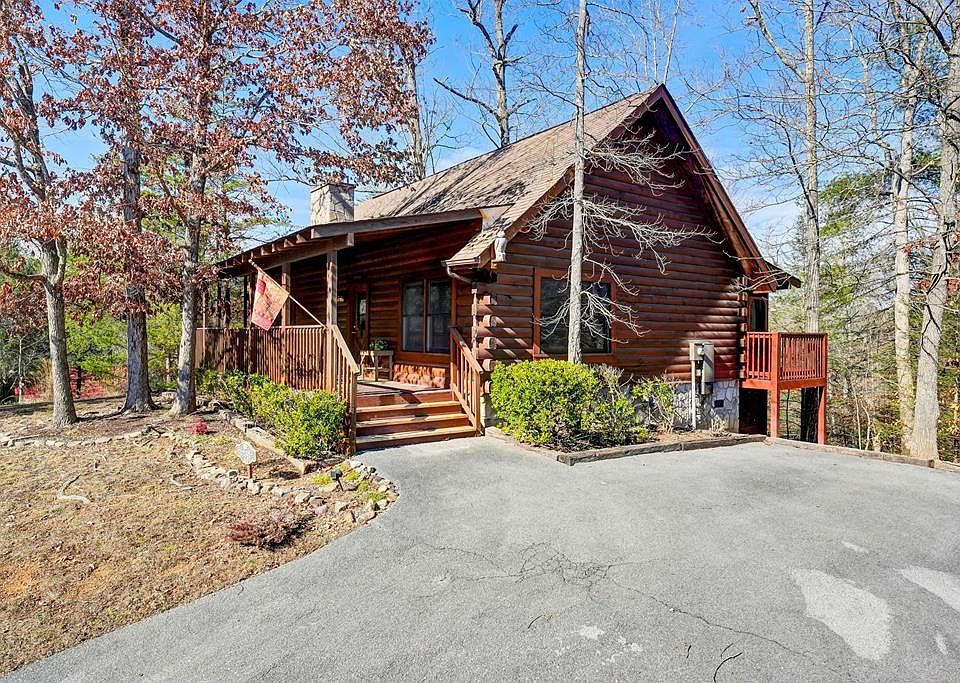 1st image of 702 Harrier Court Way