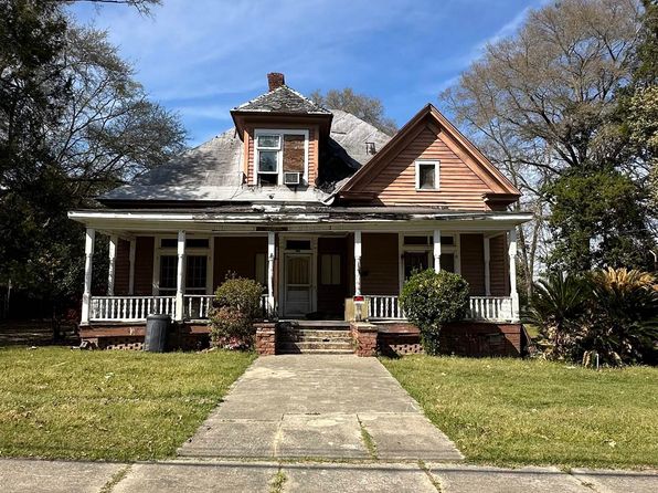 62 Merritt St, Hawkinsville, GA 31036