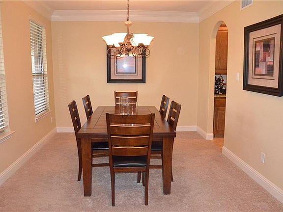 5th image of 601 Kiowa Dr