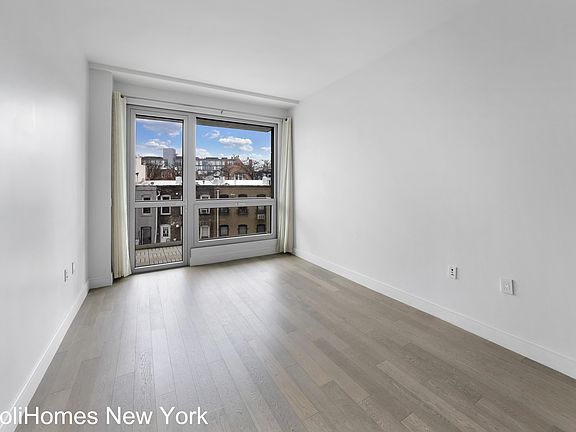 4th image of 2141 46th St #3E