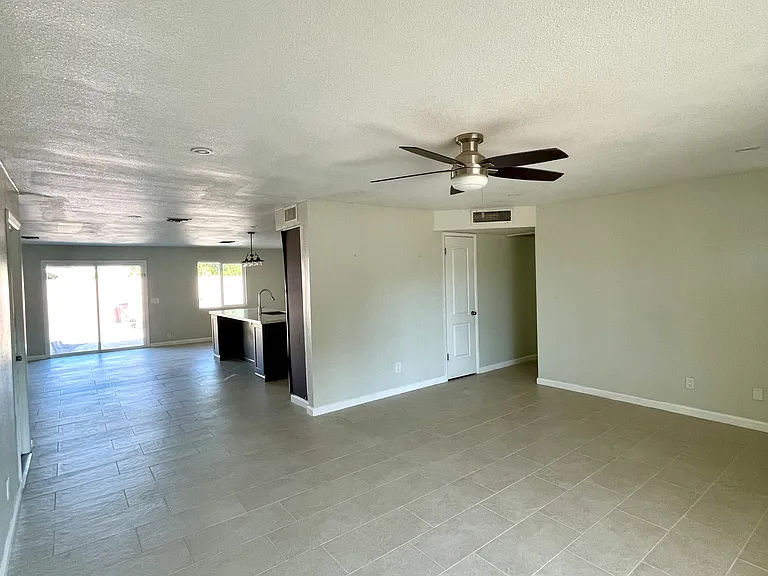 2721 S Pecan — Photo 10