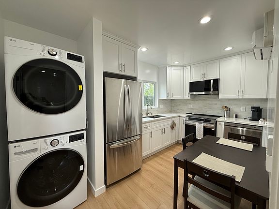 3rd image of 4623 Sanford Dr