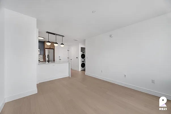 Rented by REZI | media 25