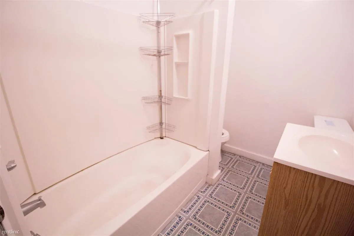 (Oakland)(August 2023)Close(Pitt)(Cmu)College — Photo 3