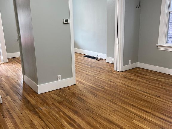 3rd image of 452 Park Pl #452