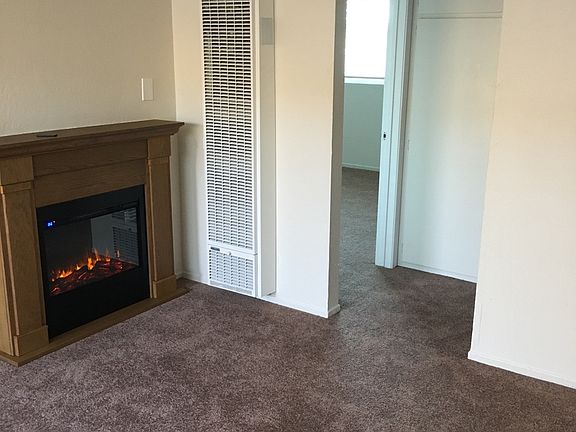2nd image of 428 16th St APT 15