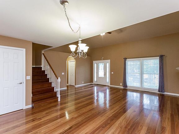 5th image of 7629 Staffordshire Dr