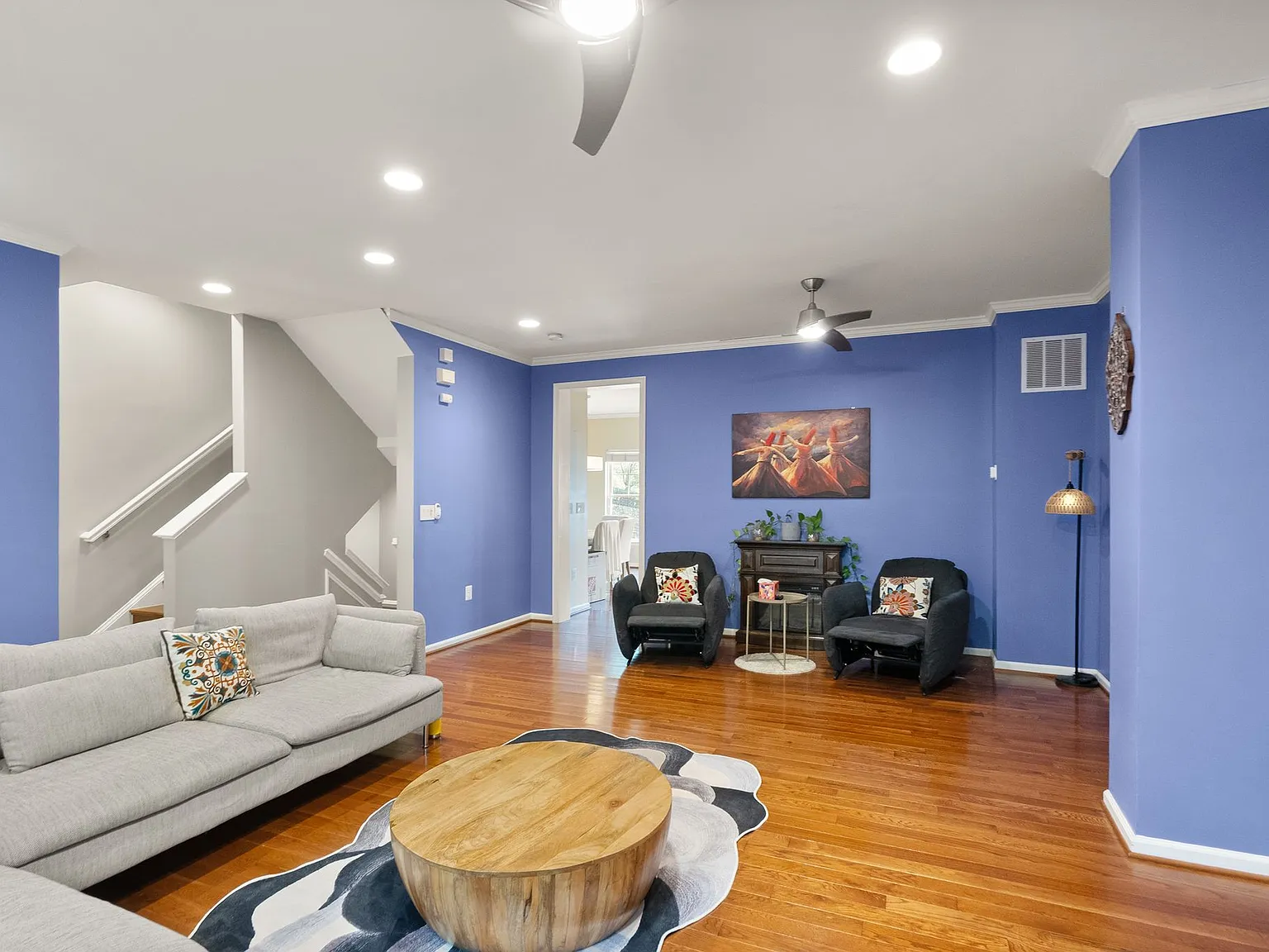 4 bed, 1864 sqft, $3,700 — Photo 2